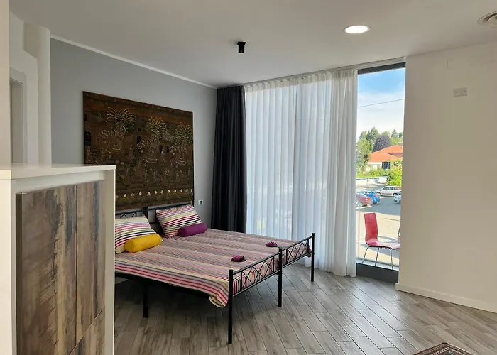 La Del Testa Matta Konukevi Travedona